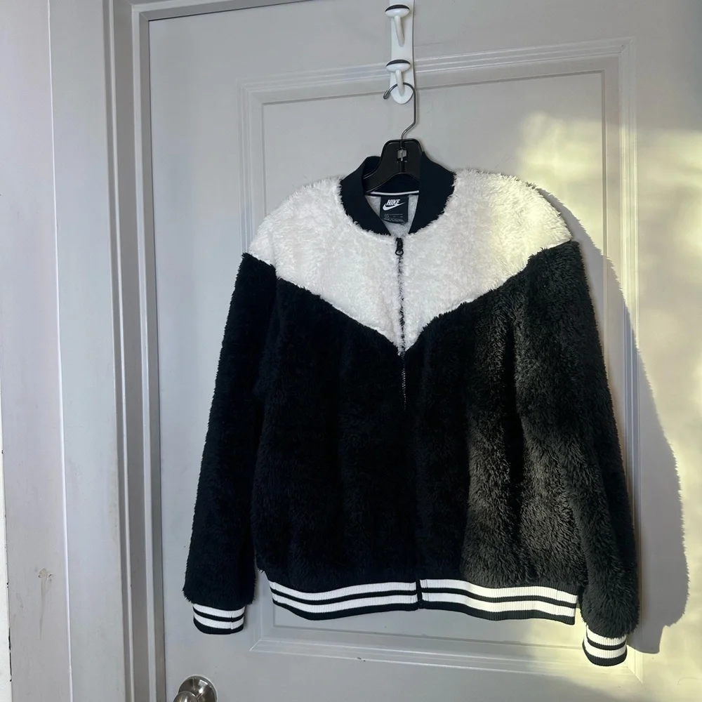 NIKE Sherpa Black & White Panda Full Zip Sportswear Jacket, Size XL